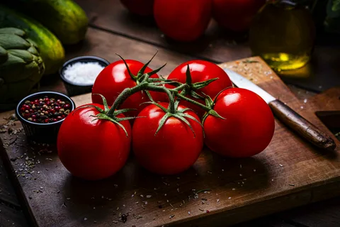 گوجه فرنگی گلخانه ای مصرف خام سالاد روزانه